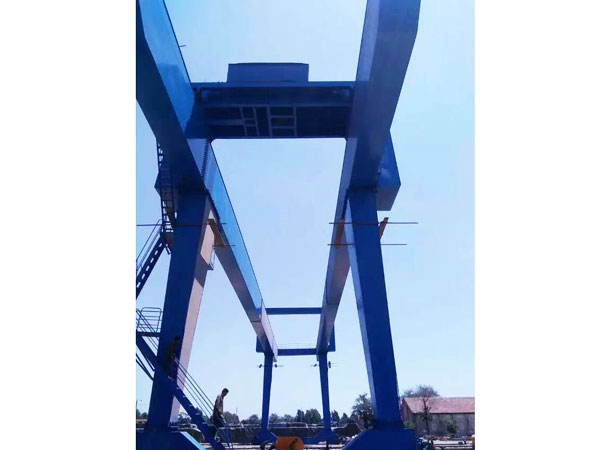 集裝箱門(mén)式起重機