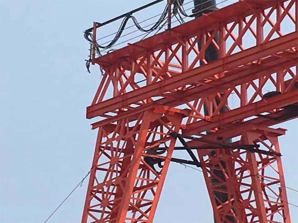 花架雙主梁門(mén)式起重機